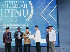 Noche de premios LPTNU, Gus Ipul invita a las universidades de NU a involucrarse en las escuelas populares
| Noche de premios LPTNU, Gus Ipul invita a las universidades de NU a involucrarse en las escuelas populares
|