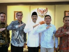 Gus Ipul pide que se acelere la construcción de escuelas públicas permanentes en Sigi y Central Lombok
| Gus Ipul pide que se acelere la construcción de escuelas públicas permanentes en Sigi y Central Lombok
|