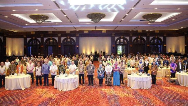 Tipos de empleos para la población indonesia en DKB Semestre II 2025, 25 millones de agricultores

 | 