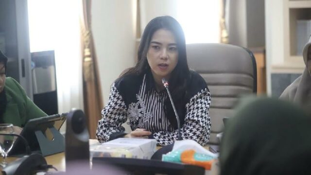 El DPRD de Bandung acelera el proyecto regional de regulación El DPRD de Bandung acelera el proyecto regional de regulación de la población para hacer frente a la disminución de los nacimientos
|