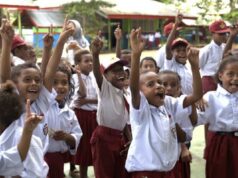 Danantara y PLN distribuyen 5.000 paquetes de útiles escolares
| Danantara y PLN distribuyen 5.000 paquetes de útiles escolares
|