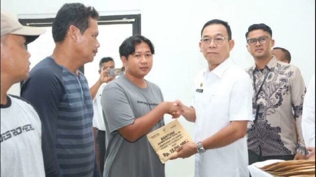 Tapsel Regent: la velocidad de los datos es la clave Tapsel Regent: la velocidad de los datos es la clave principal para acelerar la asistencia después de las inundaciones
|