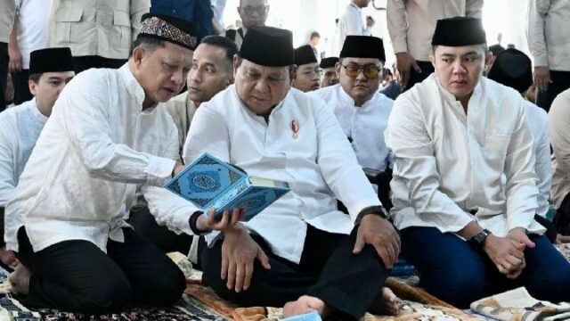El presidente se reúne con el personal del refugio para refugiados de la mezquita de Aceh Tamiang

 | 