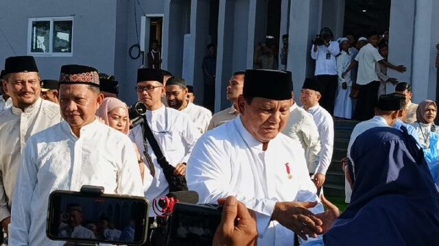 Supervisando a Huntara en Aceh Tamiang, el presidente elogia la sinergia de recuperación de Sumatra

 | 