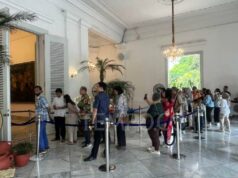 Los residentes decepcionados no pueden discutir con el gobernador de Yakarta
| Los residentes decepcionados no pueden discutir con el gobernador de Yakarta
|