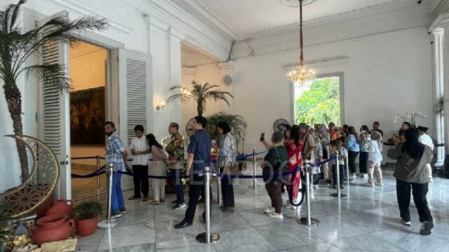 Los residentes decepcionados no pueden discutir con el gobernador de Yakarta

 | 