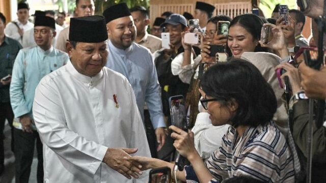 Título de Griya Prabowo: paquete Nastar y visita a Jokowi-SBY

 | 