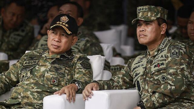 El Comandante en Jefe inaugura al teniente general Bambang Trisnohadi como jefe del TNI

 | 