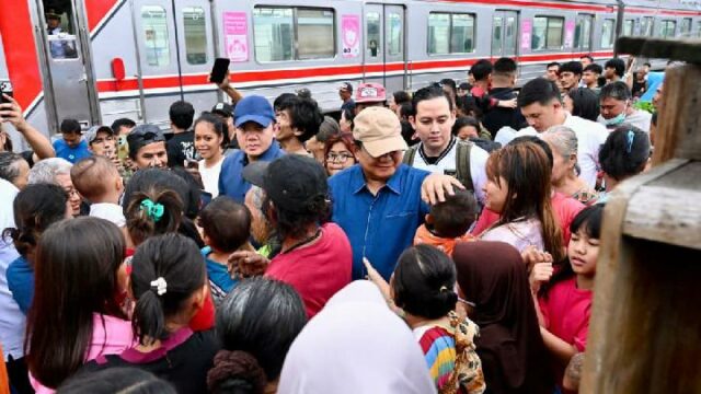 Cuando Prabowo explora los asentamientos a lo largo del ferrocarril Pasar Senen

 | 