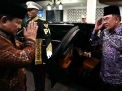 Prabowo se reúne con Anwar Ibrahim y Teddy: discute cuestiones estratégicas
| Prabowo se reúne con Anwar Ibrahim y Teddy: discute cuestiones estratégicas
|