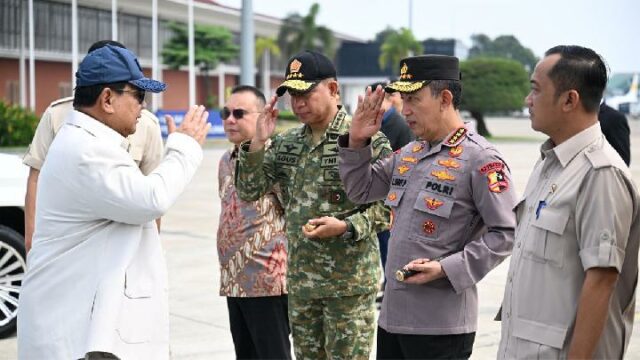 Prabowo visita Japón para discutir comercio y tecnología

 | 