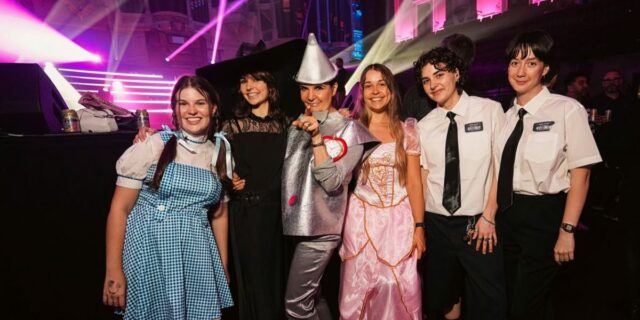 Tengo 56 años y salgo regularmente de discotecas con mis hijos.

 | Parenting,as-told-to,parenting,parenting-freelancer,clubbing