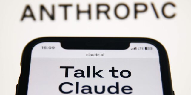 Anthropic rastrea qué trabajos corren mayor riesgo debido a la interrupción de la IA

 | AI,Tech,anthropic,ai,ai-job-losses