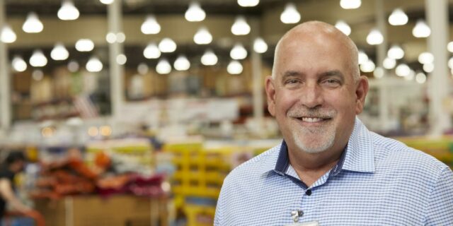 El director ejecutivo de Costco realmente responde a los correos El director ejecutivo de Costco realmente responde a los correos electrónicos de los miembros
| Retail,Careers,costco,ron-vachris,ceos,leadership,customer-feedback,costco-membership,beacon-industries-big-bet