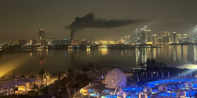 Estoy atrapado en Dubai después de que cancelaron mi vuelo. Estoy atrapado en Dubai después de que cancelaron mi vuelo.
| Travel,as-told-to,health-freelancer,dubai,iran,dubai-buildings,dubai-hotels,flight-cancelation,flights