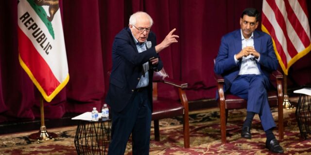 Bernie Sanders y Ro Khanna presentan un nuevo impuesto sobre el patrimonio de los multimillonarios del 5%

 | Politics,bernie-sanders,ro-khanna,wealth-tax,billionaires,billionaire-wealth-tax