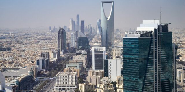 La embajada de Estados Unidos en Riad es atacada por drones, dicen funcionarios sauditas

 | Military & Defense,breaking-news,drones,saudi-arabia,middle-east