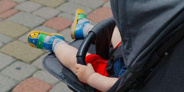 Un extraño me regaló un cochecito y de ahí surgió una amistad para toda la vida.

 | Parenting,essay,parenting,parenting-freelancer,friendship