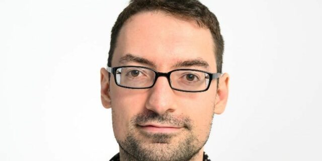 El truco del currículum que ayudó a un ingeniero de software a pasar al rol de IA

 | Careers,Tech,ai,ai-pivot,software-engineer,as-told-to,coders-ai,changing-workplace-big-bet