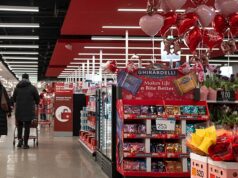 Centrar las apuestas en las “familias ocupadas” para volver al crecimiento, dice el director ejecutivo Fiddelke
| Retail,Parenting,target,shopping,stores,earnings,michael-fiddelke,retail,customer-experience Centrar las apuestas en las “familias ocupadas” para volver al crecimiento, dice el director ejecutivo Fiddelke
| Retail,Parenting,target,shopping,stores,earnings,michael-fiddelke,retail,customer-experience