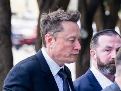 Tesla ‘señuelo’ a fotógrafos distraídos fuera del juicio de Elon Musk
| Law,Tech,elon-musk,tesla,x,twitter,tesla-stock,trial,lawsuit,beacon-industries-big-bet Tesla 'señuelo' a fotógrafos distraídos fuera del juicio de Elon Musk
| Law,Tech,elon-musk,tesla,x,twitter,tesla-stock,trial,lawsuit,beacon-industries-big-bet