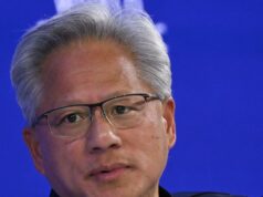 Jensen Huang dice que una inversión de 100 mil millones de dólares en OpenAI «probablemente no sea factible»
| AI,jensen-huang,openai Jensen Huang dice que una inversión de 100 mil millones de dólares en OpenAI "probablemente no sea factible"
| AI,jensen-huang,openai