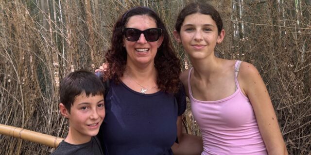 Viajar con niños me enseñó flexibilidad y manejo del estrés.

 | Parenting,Travel,essay,parenting-freelance,travel,traveling-with-kids,traveling-with-children,rules,parenting,travel-with-kids,family-travel,family,motherhood