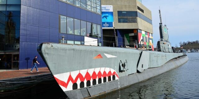 Los barcos museo de la Segunda Guerra Mundial adquieren nueva relevancia tras el hundimiento de un submarino estadounidense

 | Military & Defense,world-war-ii,us-iran-conflict,us-iran-war,us-navy-battleships,submarines,navy-submarines,museums