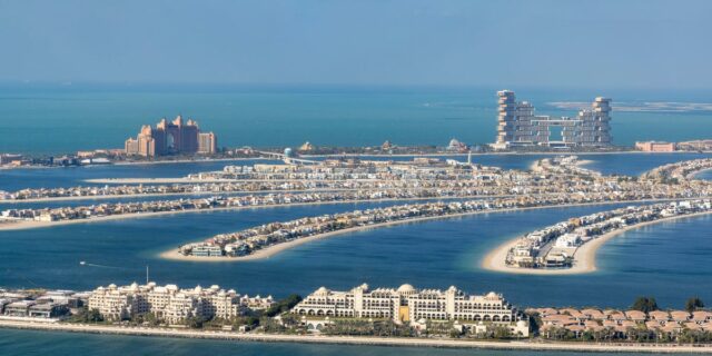 Varados en Medio Oriente, los viajeros acumulan crecientes facturas de hotel

 | Travel,dubai,middle-east,travel,uae,travel-chaos,us-iran-conflict