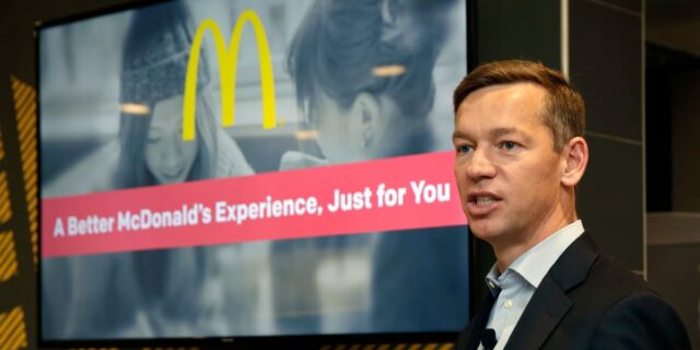 La prueba de sabor Big Arch del CEO de McDonald's La prueba de sabor Big Arch del CEO de McDonald's desata la guerra por la autenticidad en la comida rápida
| Retail,mcdonalds,fast-food