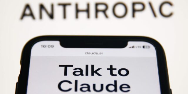 Anthropic demanda al Departamento de Defensa por etiqueta de riesgo Anthropic demanda al Departamento de Defensa por etiqueta de riesgo en la cadena de suministro
| AI,Tech,anthropic,pentagon