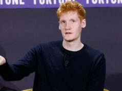 Accel VC afirma que la codificación Vibe puede admitir tanto el código de cursor como el de Claude
| AI,Tech,vibe-coding,startups,artificial-intelligence,venture-capital,coding Accel VC afirma que la codificación Vibe puede admitir tanto el código de cursor como el de Claude
| AI,Tech,vibe-coding,startups,artificial-intelligence,venture-capital,coding