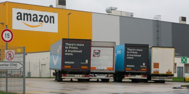 Amazon refuerza las barreras de seguridad después de que las interrupciones afectaran al comercio minorista

 | AI,Tech,amazon,aws,artificial-intelligence,cloud-computing,big-tech,limited-synd,retail,ecommerce