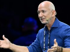 Ocho de las 10 personas más ricas del mundo ven disminuir su riqueza debido a la preocupación de la IA
| Finance,international,business,finance,wealth,billionaires,ai,big-tech,tech-stocks,ai-bubble,iran,us-markets-and-economy,rich-list,elon-musk,jeff-bezos,larry-ellison,bernard-arnault,steve-ballmer Ocho de las 10 personas más ricas del mundo ven disminuir su riqueza debido a la preocupación de la IA
| Finance,international,business,finance,wealth,billionaires,ai,big-tech,tech-stocks,ai-bubble,iran,us-markets-and-economy,rich-list,elon-musk,jeff-bezos,larry-ellison,bernard-arnault,steve-ballmer