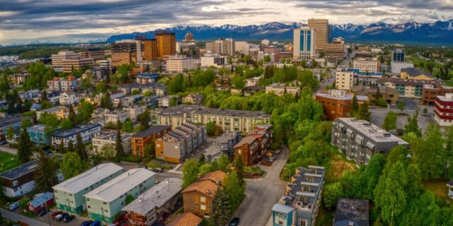 Descubra qué estados dependen más y menos de la financiación federal

 | Economy,state-rankings,wallethub,federal-funding,tax-rate,us-gdp