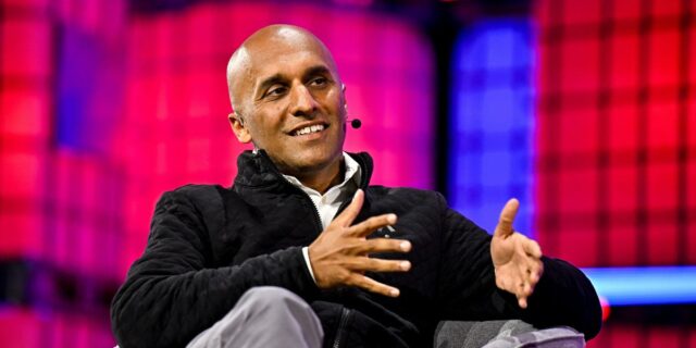 El personal limpia su propia oficina por 15 mil millones El personal limpia su propia oficina por 15 mil millones de dólares Applied Intuition
| AI,tech-ceo,ai