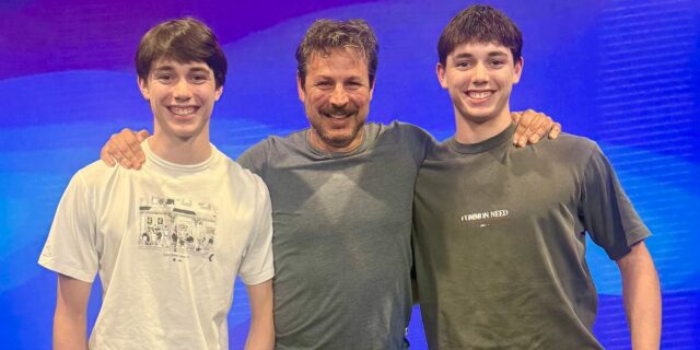 Mis gemelos se separaron por primera vez a los 19 años

 | Parenting,essay,parenting,parenting-freelancer,twins