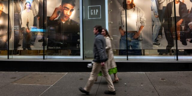 Gap regresa volviendo a su estrategia básica | Retail,gap,gap-inc,retail,shopping,millennials,gen-z Gap regresa volviendo a su estrategia básica
| Retail,gap,gap-inc,retail,shopping,millennials,gen-z