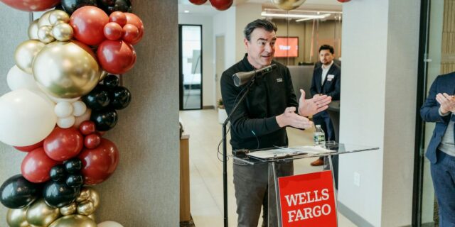 El director de IA de Wells Fargo comparte su guía para mantener la demanda

 | Finance,wells-fargo,ai,banks,artificial-intelligence,banking,changing-workplace-big-bet,job-training