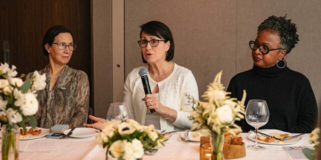 ¿Estamos trabajando para la IA? Líderes de recursos humanos sobre el futuro del trabajo

 | AI,Careers,edit-series,editorial-sponsorship,events,ai,hiring,careers,leadership,es-indeedus-nycq12025