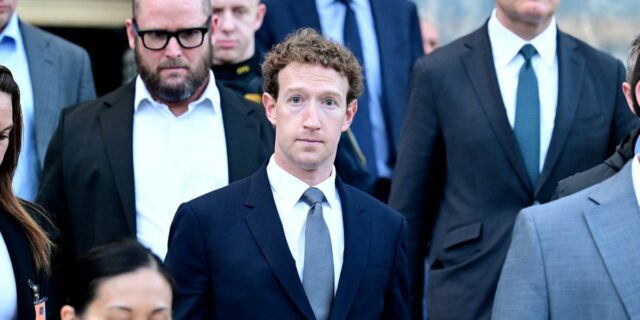 Meta prevé importantes despidos mientras invierte miles de millones en IA

 | Tech,AI,Careers,Finance,meta,mark-zuckerberg,layoffs,ai,technology,tech-layoffs,business,limited-synd