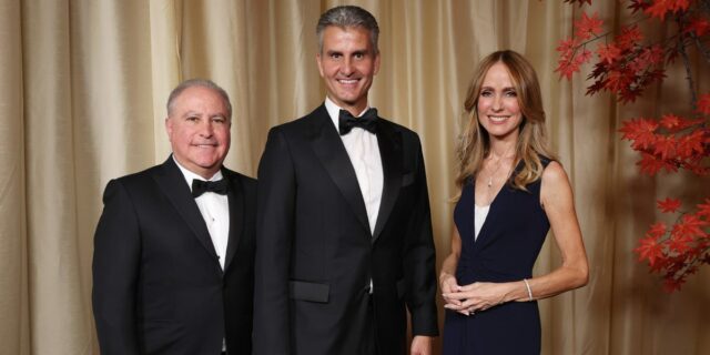 Cómo el nuevo director ejecutivo de Disney, Josh D'Amaro, podría conquistar a la próxima generación

 | Media,limited-synd,media,disney,josh-d-amaro,dana-walden,bob-iger,espn,disney-plus