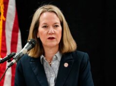 Arizona se convierte en el primer estado en presentar cargos contra Kalshi
| Politics,Tech,Law,Finance,crime,kalshi,prediction-markets,gambling Arizona se convierte en el primer estado en presentar cargos contra Kalshi
| Politics,Tech,Law,Finance,crime,kalshi,prediction-markets,gambling