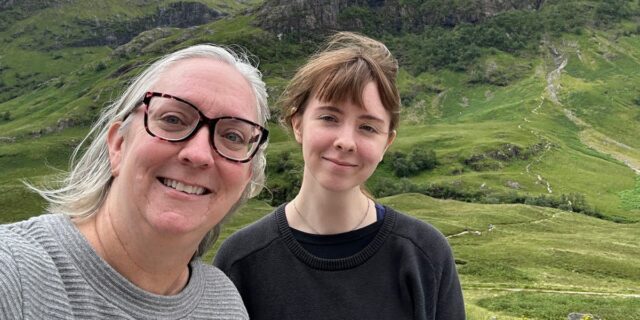 Todavía estoy pagando mis préstamos escolares mientras mi hijo mayor se inscribe en la universidad.

 | Parenting,Education,essay,parenting-freelancer,student-loan-debt,student-loans,parenthood,college-tuition,college,finances,budgeting,dual-enrollment