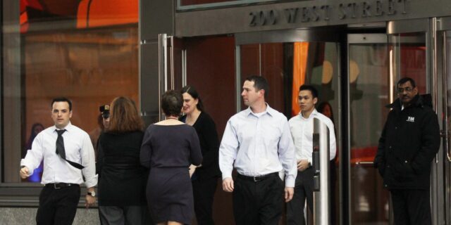 Goldman Sachs cambia la forma en que elimina a los peores resultados esta primavera

 | Finance,goldman-sachs,wall-street,banking,trading,asset-management,finance,layoffs,careers,headcount,job-cuts,changing-workplace-big-bet,beacon-industries-big-bet,exclusive,limited-synd