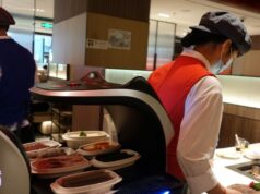 El robot del restaurante monta en el Fritz y baila sin parar
| Tech,Food,robot,robotics,automation,humanoid-robot El robot del restaurante monta en el Fritz y baila sin parar
| Tech,Food,robot,robotics,automation,humanoid-robot