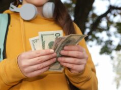 Mi adolescente consiguió su primer trabajo y está aprendiendo a ahorrar y pagar sus gastos.
| Parenting,Careers,essay,parenting-freelancer,budget,financial-literacy-for-kids,finances,careers,teenagers,parenting Mi adolescente consiguió su primer trabajo y está aprendiendo a ahorrar y pagar sus gastos.
| Parenting,Careers,essay,parenting-freelancer,budget,financial-literacy-for-kids,finances,careers,teenagers,parenting