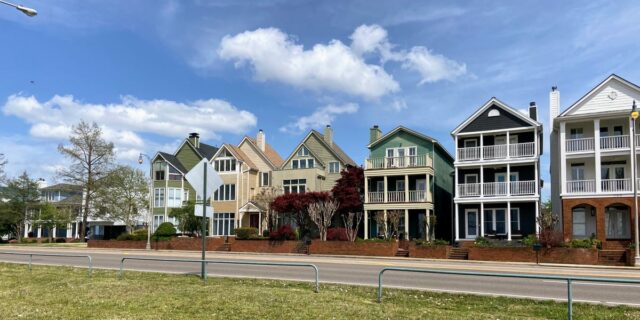 Cómo los inversores utilizan la estrategia BRRRR para ampliar sus carteras inmobiliarias

 | Real Estate,brrrr,real-estate-investing,investment-property,cash-flow,real-estate-strategy,financial-independence