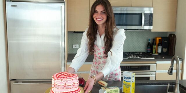 Cómo mi paso por Goldman me impulsó a iniciar un negocio de pasteles

 | Finance,goldman-sachs,influencer,tiktok,entrepreneur,wall-street,as-told-to,baker,side-hustle,small-business,career-change,hustle-culture-big-bet,beacon-industries-big-bet