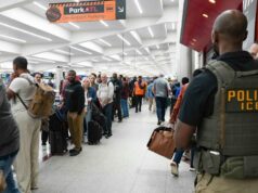 Por qué a ICE se le paga, pero a la TSA no durante el cierre
| Economy,economy,travel,tsa,government-shutdown,immigration-and-customs-enforcement,airport-security,air-travel,kitchen-table-big-bet Por qué a ICE se le paga, pero a la TSA no durante el cierre
| Economy,economy,travel,tsa,government-shutdown,immigration-and-customs-enforcement,airport-security,air-travel,kitchen-table-big-bet